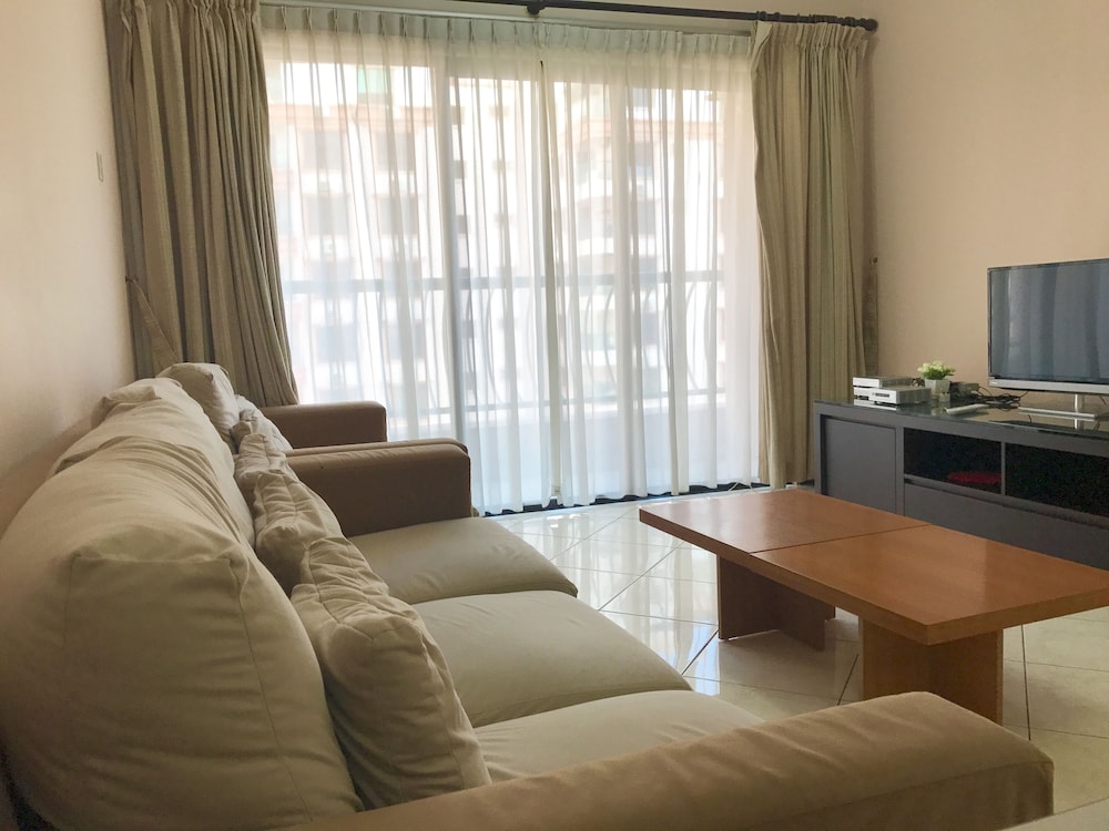Deluxe Condo, 3 Bedrooms, Accessible, Pool View
