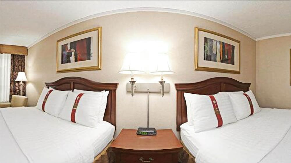 Room, 2 Queen Beds, Non Smoking - Photo 2