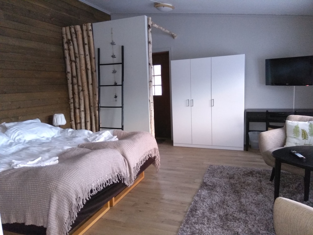 Suite, Jetted Tub photo 3