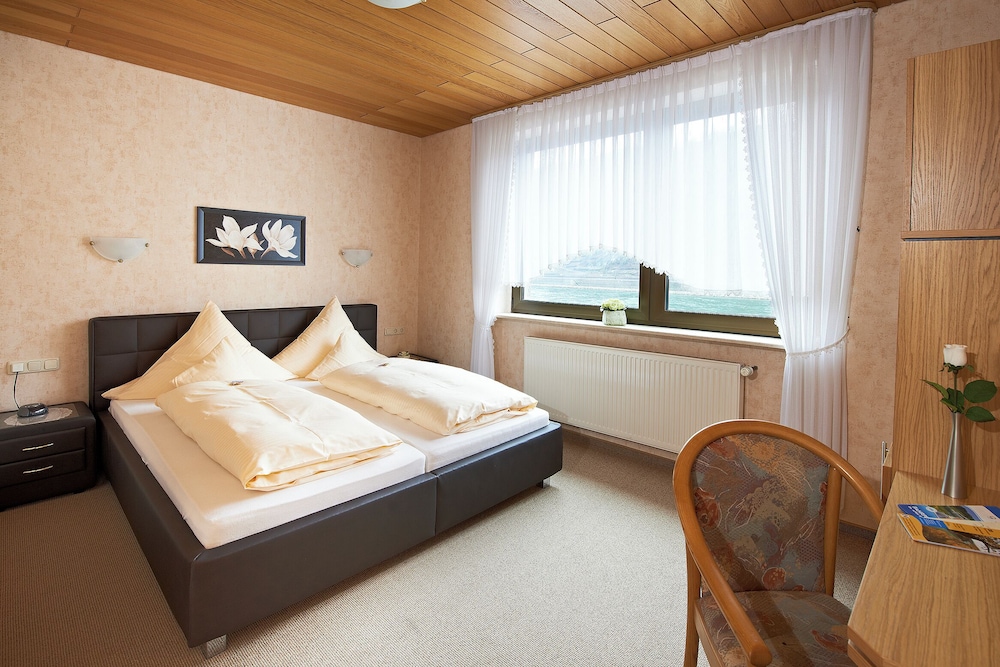 Comfort Room, River View