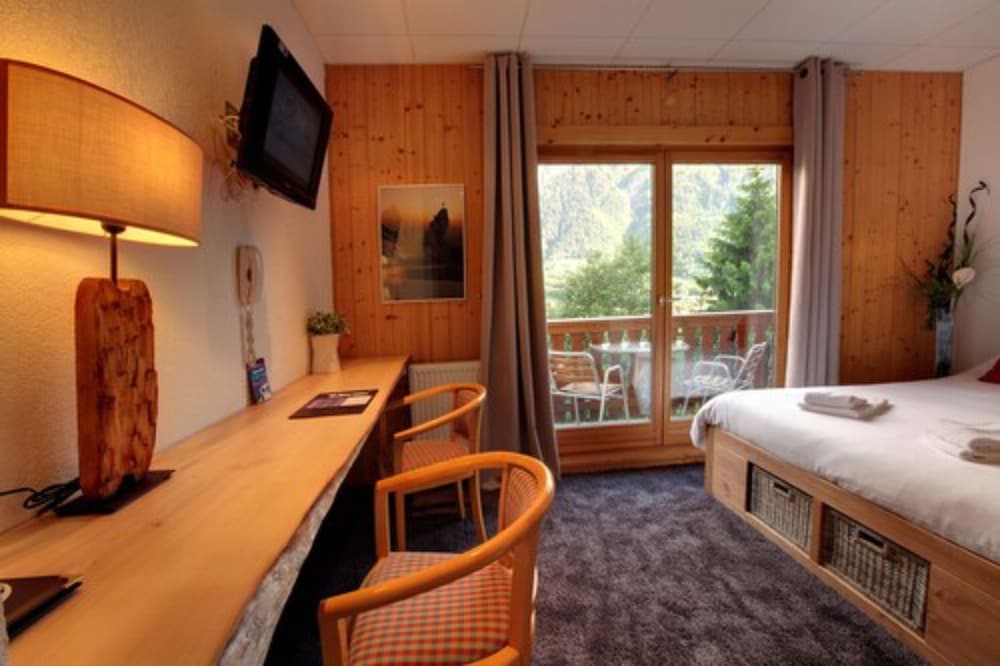 Quadruple Room (Mont Blanc) - Photo 4