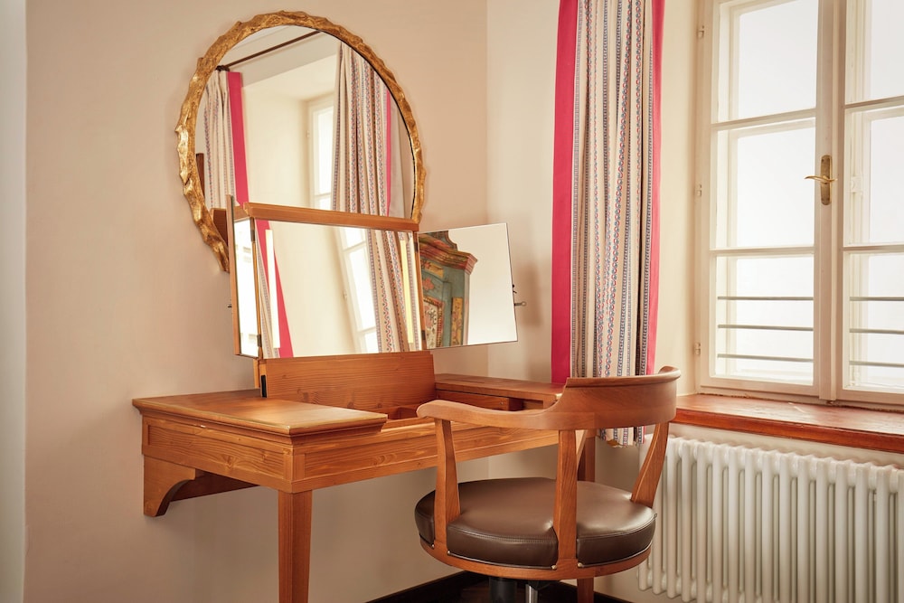 Suite, 1 Bedroom thumbnail 5