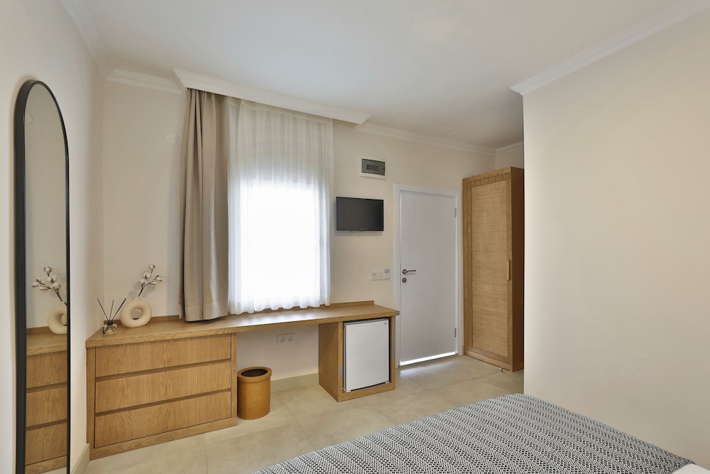 Standard Double Room, 1 Double Bed, Patio, Garden Area photo 3