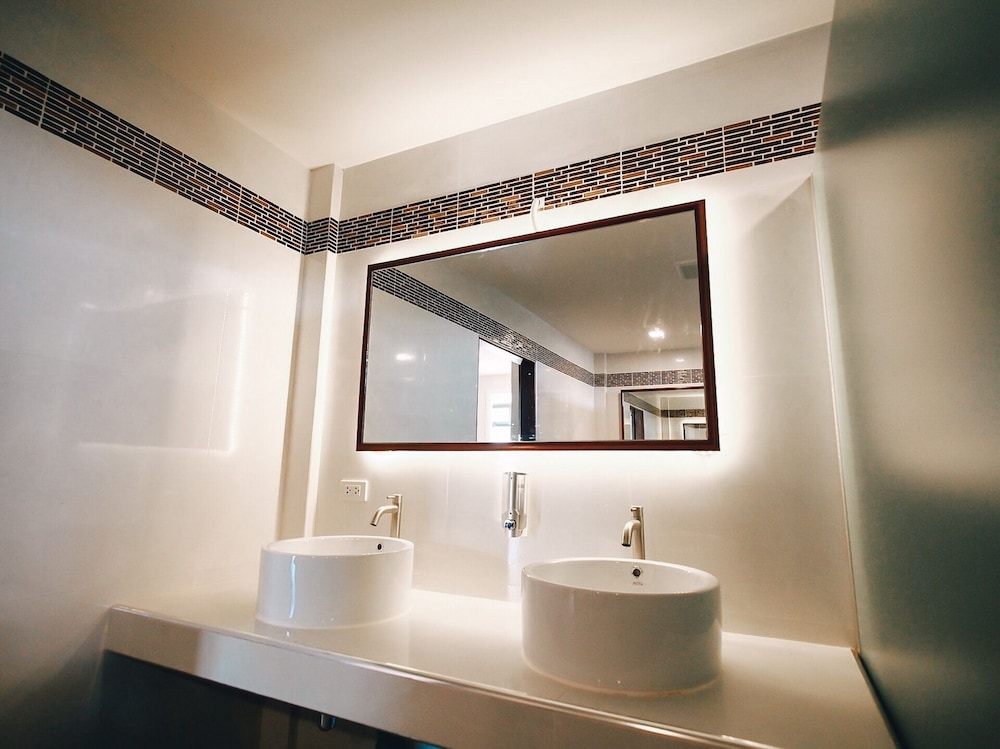 12-Bed Family room with Bathroom photo 2