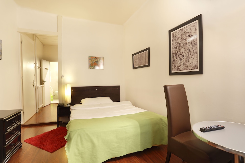 Single Room photo 3