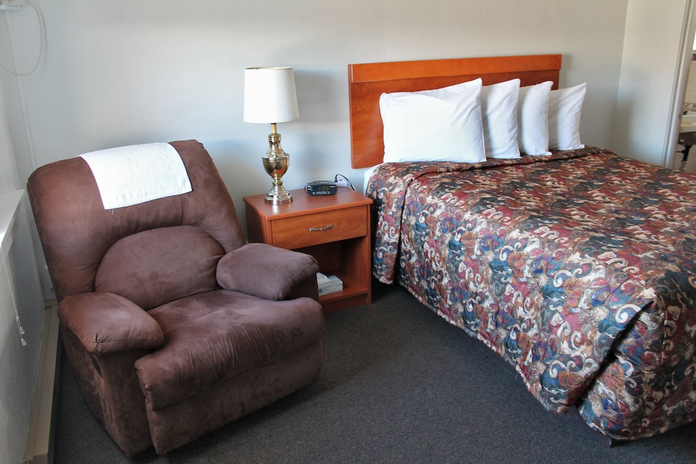 Standard Room, 1 Queen Bed photo 2