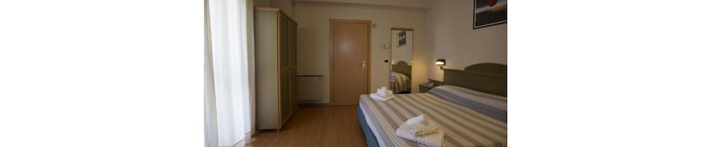 Twin Room, 2 Twin Beds - Photo 5