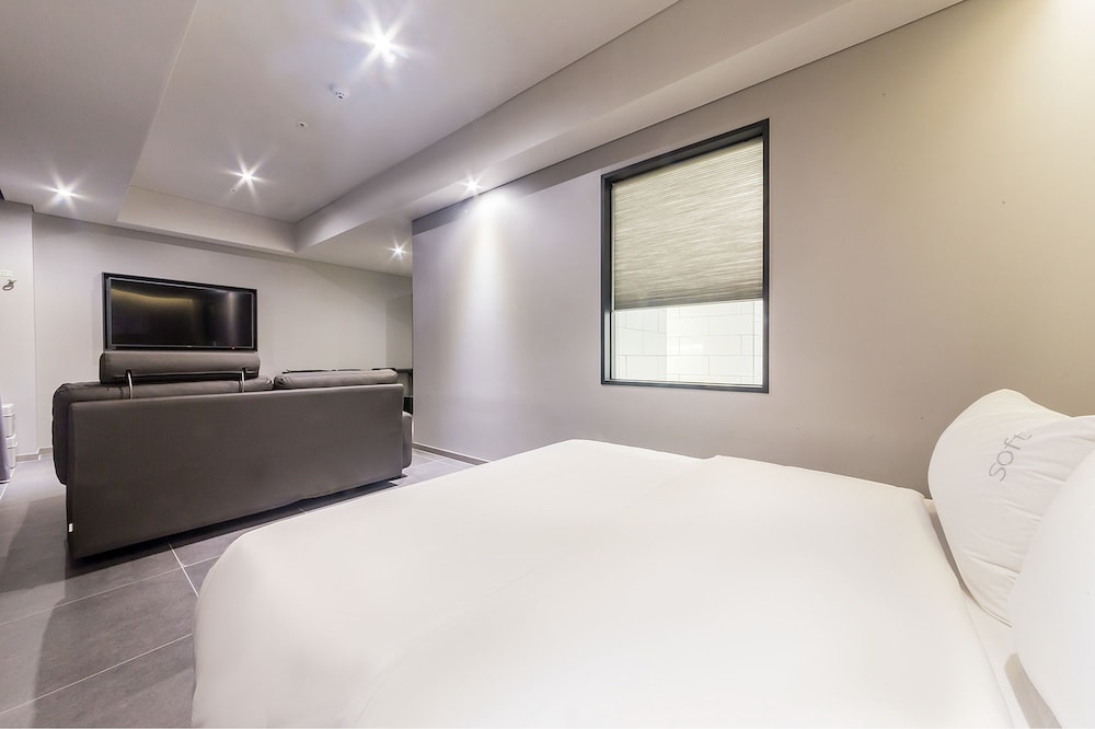 Royal Suite - No Parking photo 1