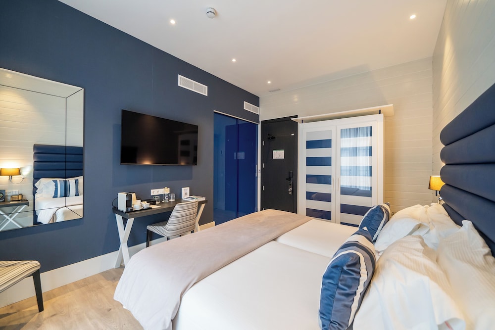 Double or Twin Room (Boutique) - Photo 5