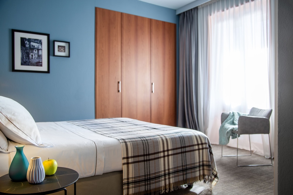 Classic Double or Twin Room, Balcony, Mountain View