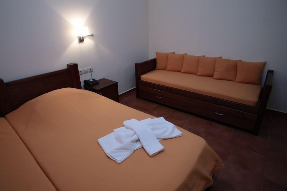 Double or Twin Room photo 3