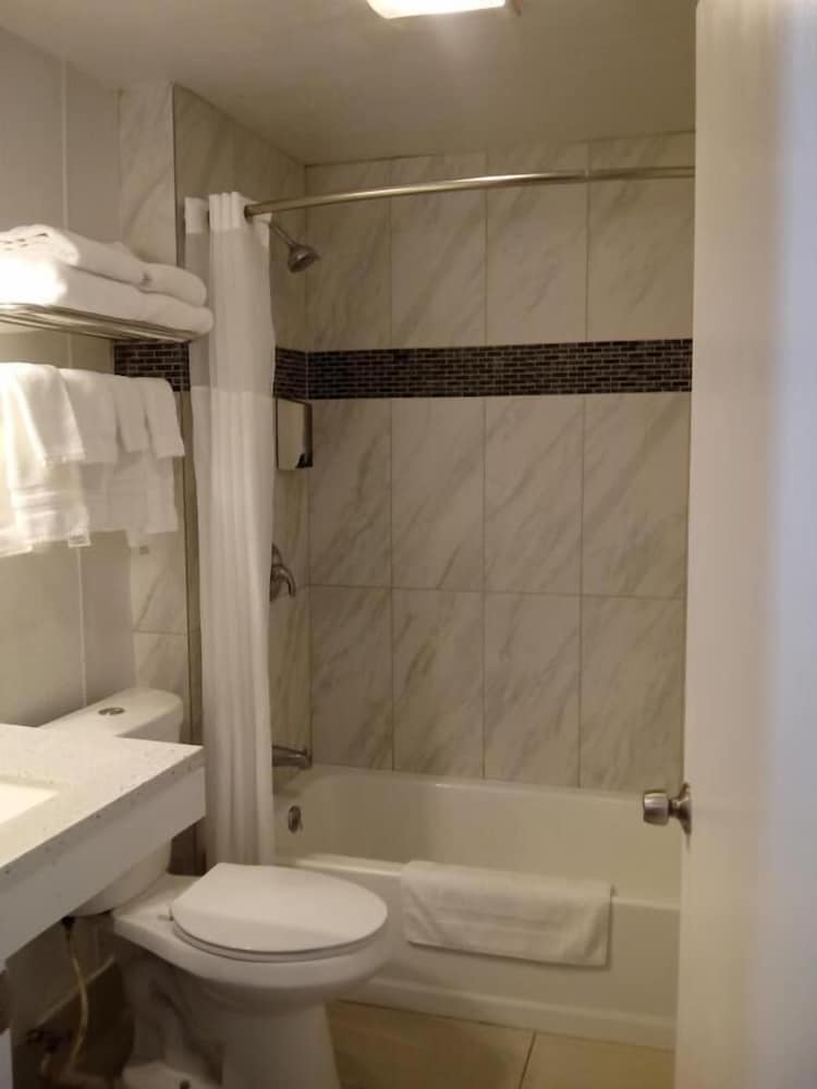 Deluxe Room, 1 Queen Bed, Non Smoking