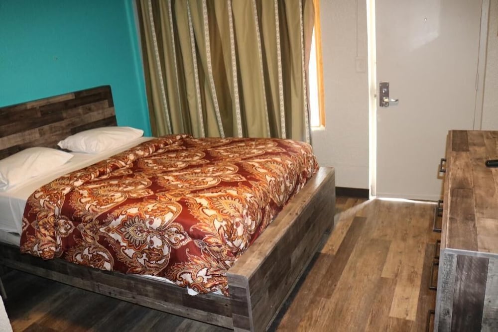 Room, 1 Queen Bed, Smoking photo 3