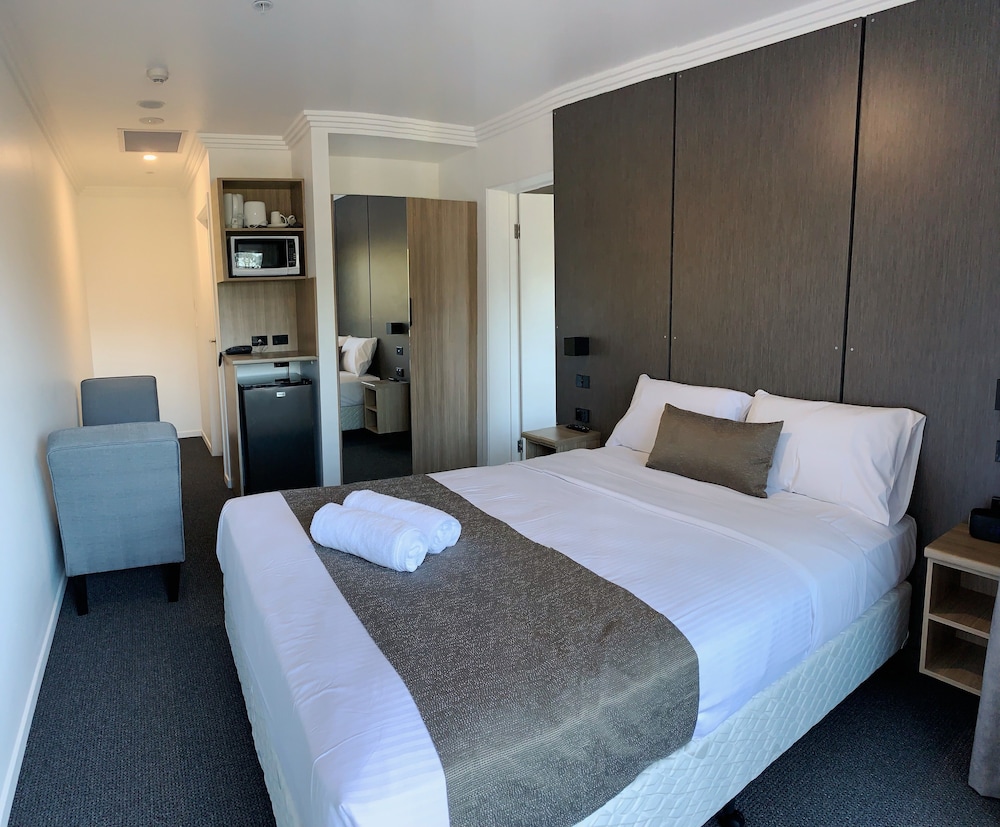 Superior Bayview Two Bedroom Apartment with Balcony photo 2