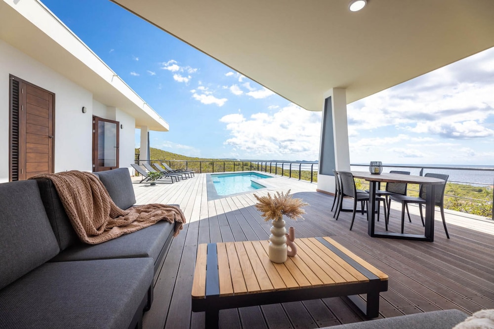 Villa photo 3