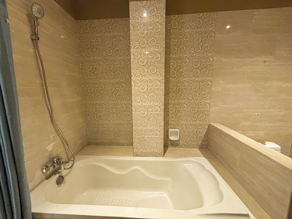 Junior Suite, 1 Bedroom - Photo 29