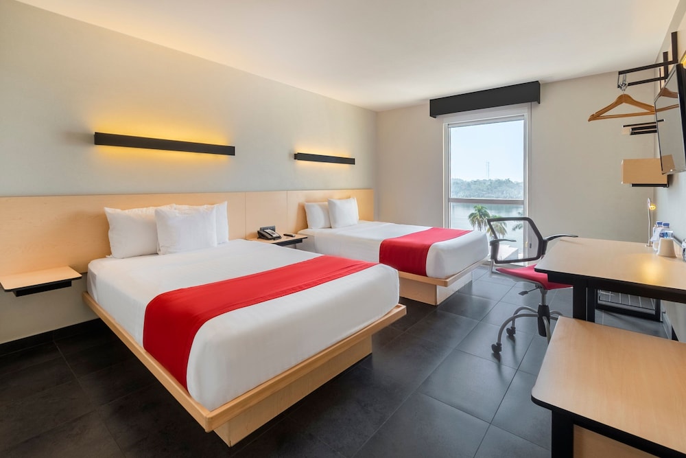 Room, 2 Double Beds - Photo 3