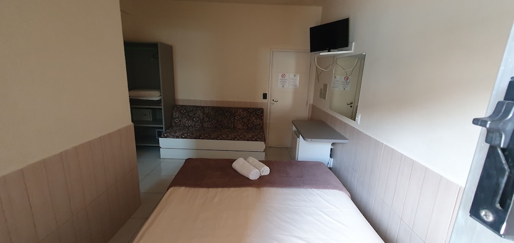 Economy Triple Room