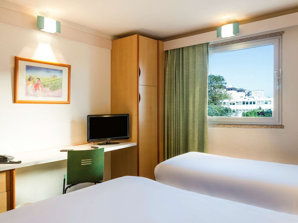 Standard Room, 2 Twin Beds, Non Smoking - Photo 4
