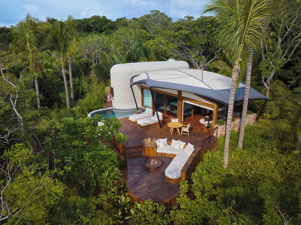 Grand Bungalow, Ocean-view photo 1