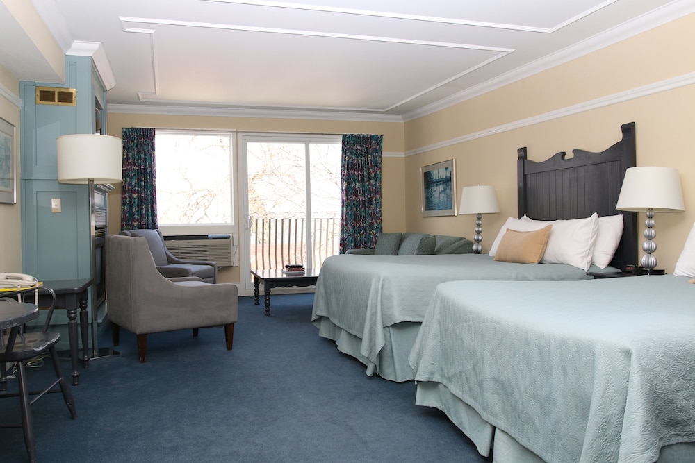 Standard Room, 2 Double with Sofabed (2 Adults) photo 2