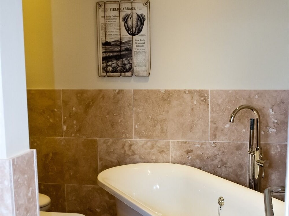 Superior Double Room, Ensuite - Photo 3
