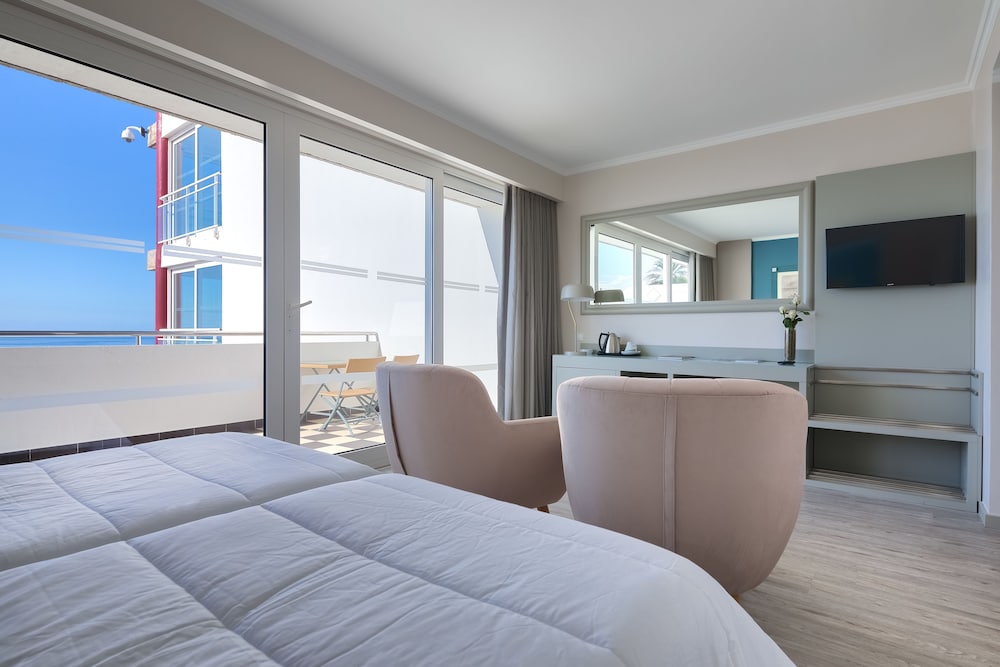 Deluxe Double or Twin Room, Ocean View (Single Use) - Photo 12