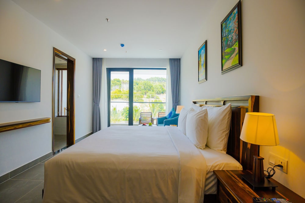Deluxe Double Room, Balcony photo 2