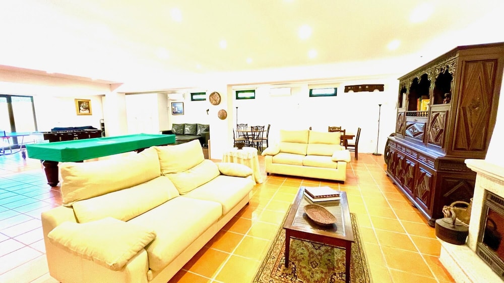 Villa, Smoking photo 2