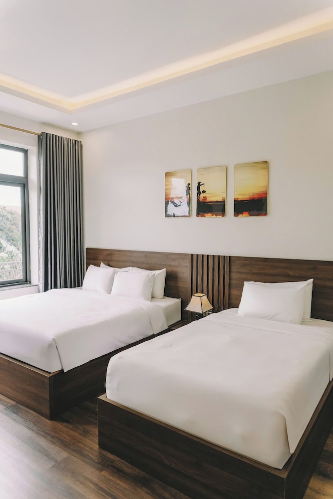Deluxe Triple Room, Non Smoking, Balcony