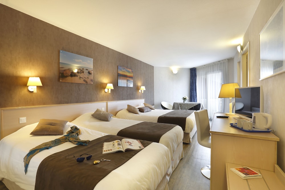 Family Quadruple Room photo 2
