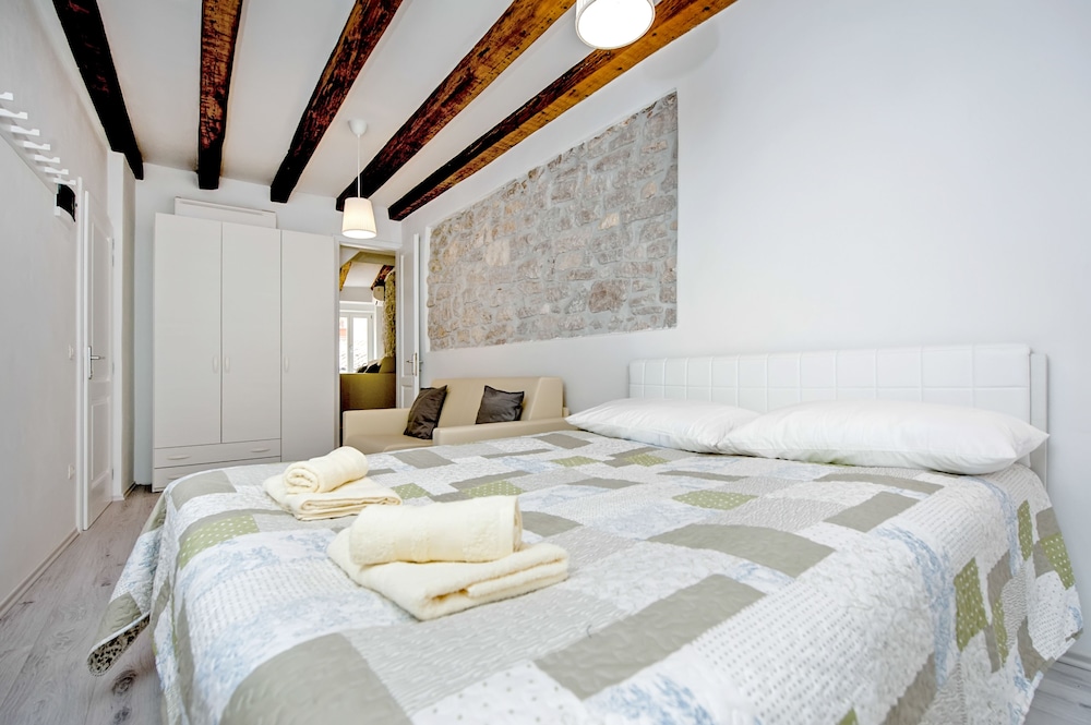 Basic Apartment