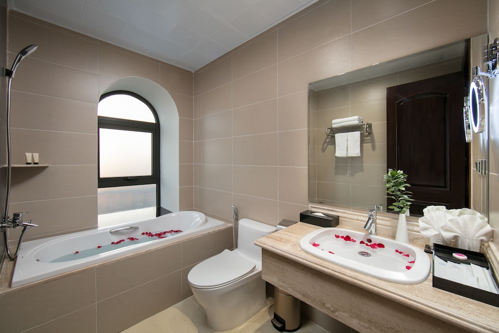 Roman Junior Suite photo 3