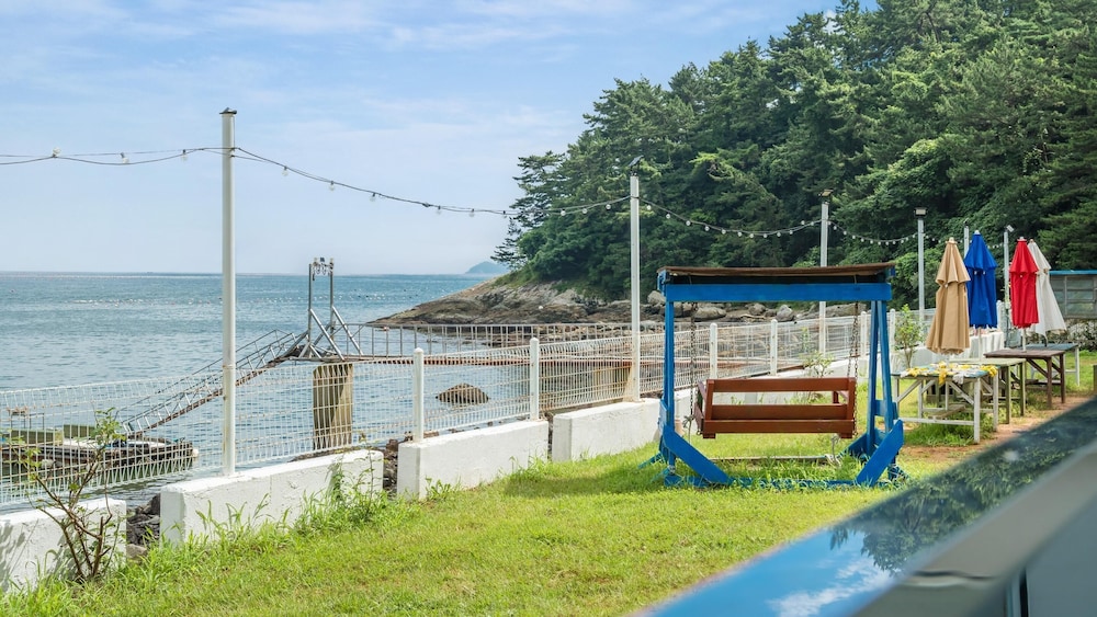 Basic Room, 1 Bedroom (103 (Oceanview)) - Photo 5