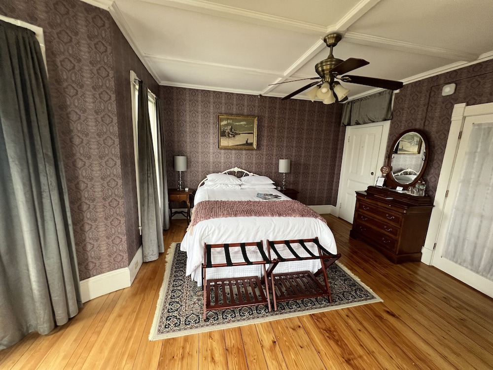 Luxury Room, 1 Queen Bed photo 3