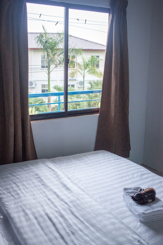 Basic Double Room, 1 Double Bed, Non Smoking, Park View photo 1