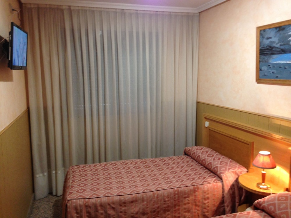 Double Room - Photo 9