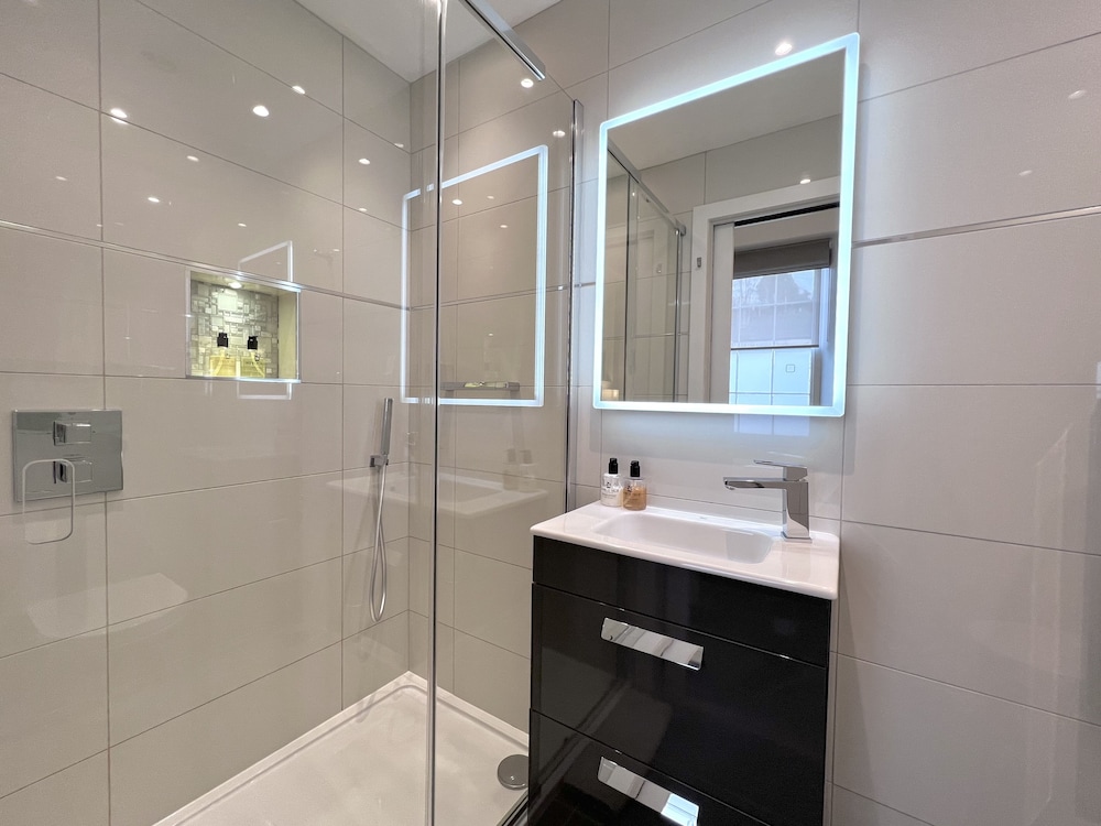 Superior Double Room, Ensuite (Ground Floor Room) photo 3