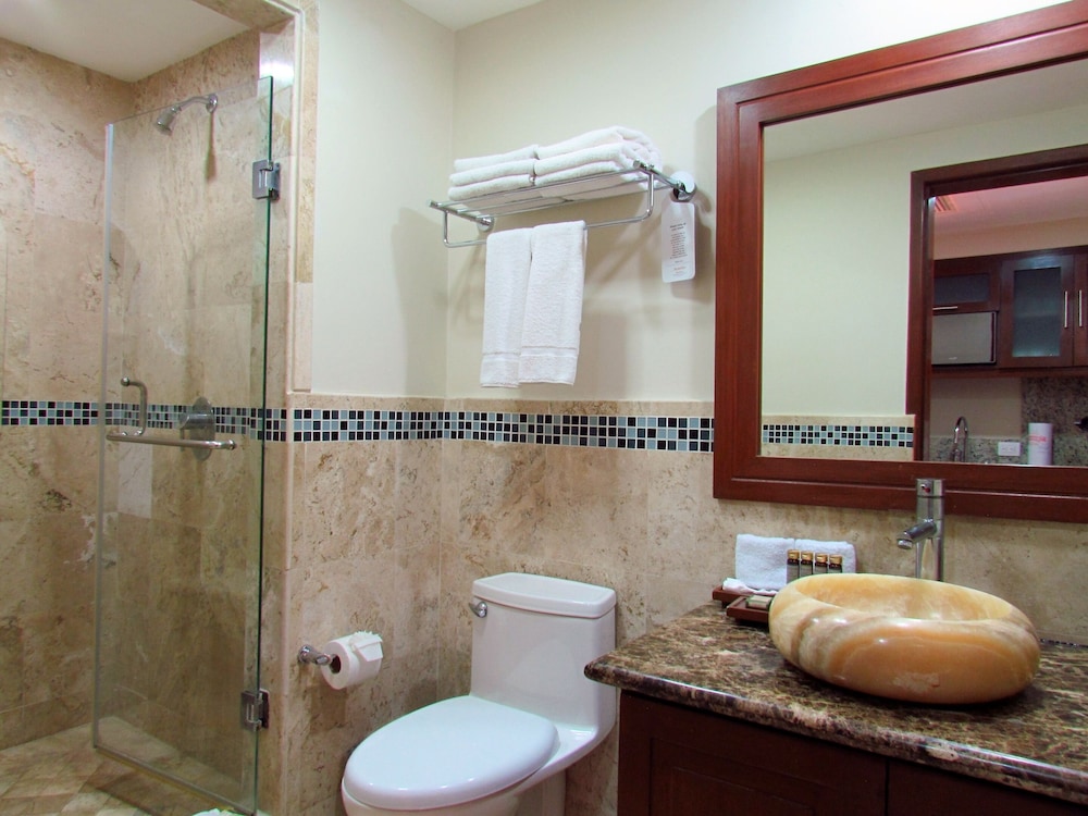 Superior Studio Suite (Penthouse) - Photo 14