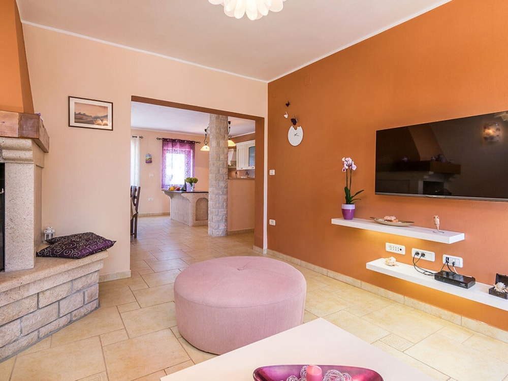 Villa photo 1