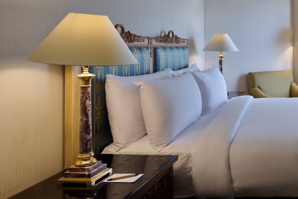 Deluxe Suite, 1 King Bed (Nile View)