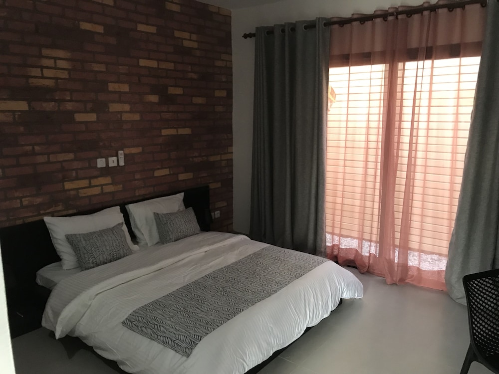 Superior Room, 1 Queen Bed photo 3