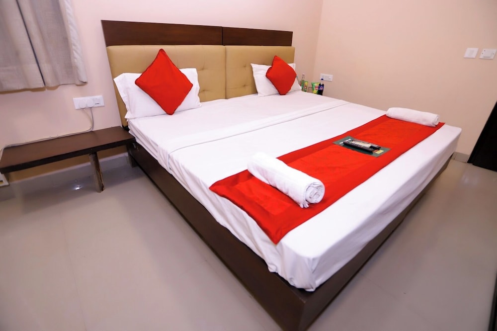Deluxe Room - Photo 8