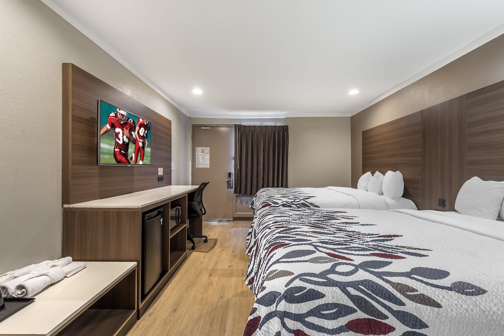 Deluxe Room, 2 Queen Beds, Accessible, Non Smoking - Photo 2