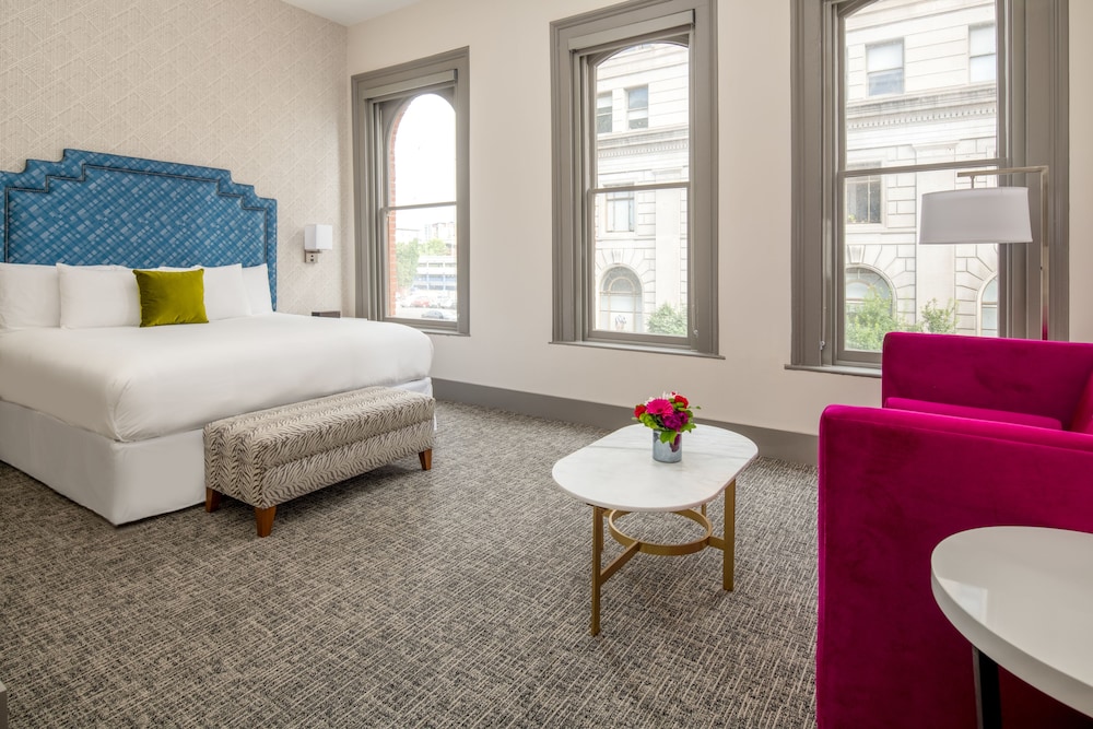 Executive Room, 1 King Bed with Sofa bed, City View (Executive King City View)
