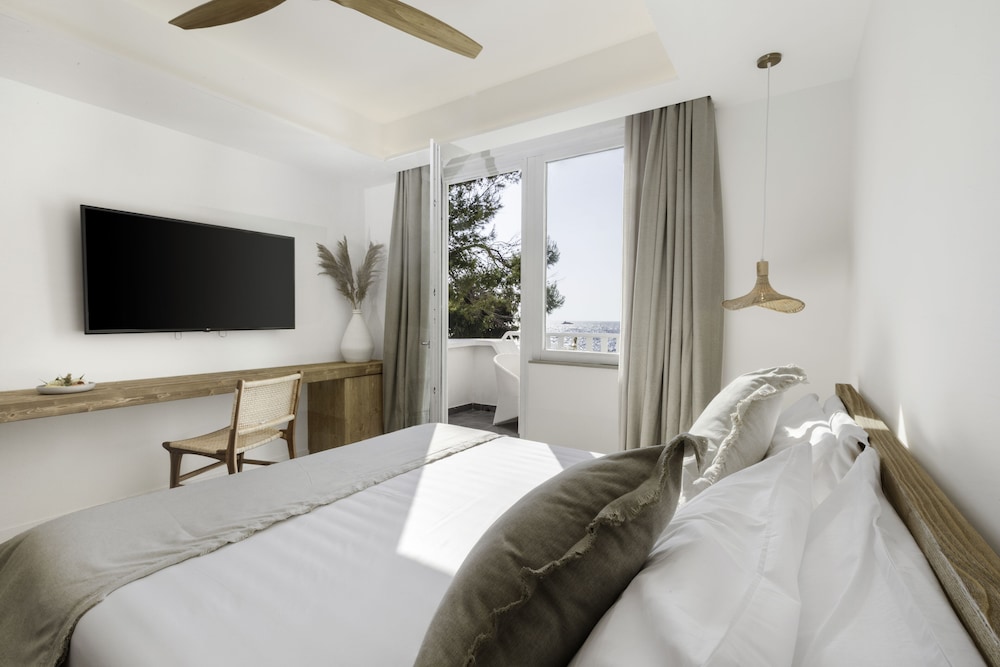 Classic Double Room, Balcony, Sea View - Photo 3