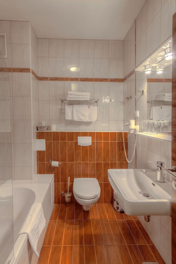 Superior Triple Room photo 3