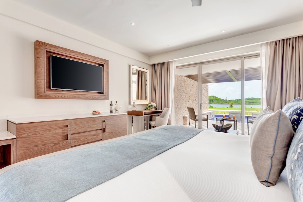Luxury Junior Suite Bay View