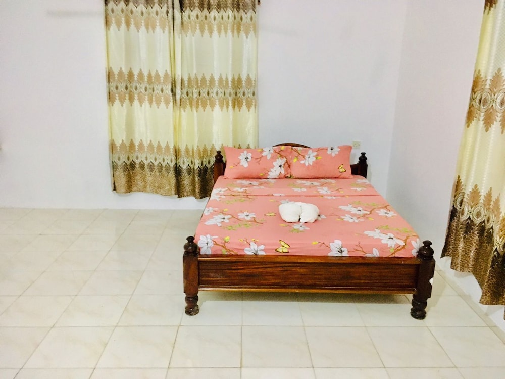 Family Double Room, 1 Double Bed, Private Bathroom, Courtyard View photo 2