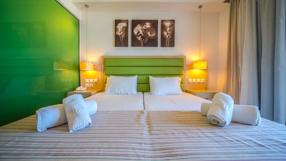 Triple Room with Mountain View